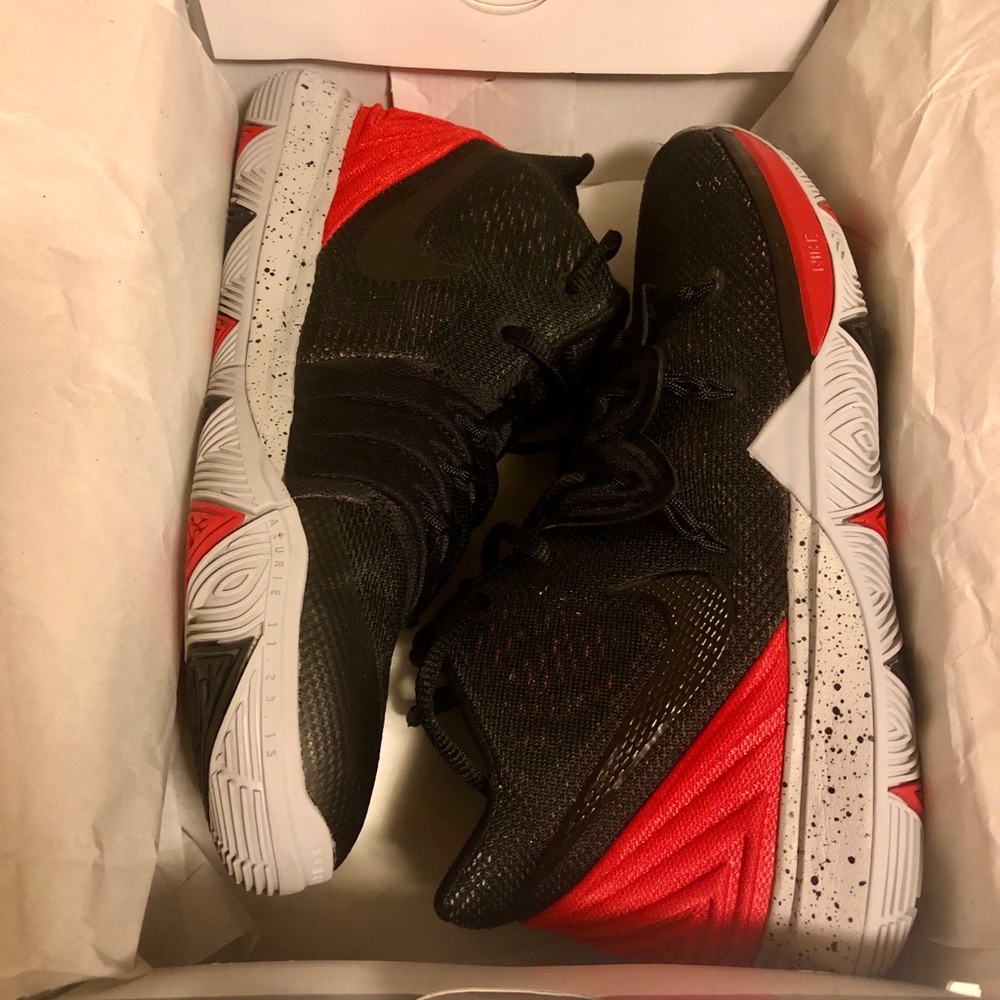 Nike Kyrie Irving Basketball Shoes